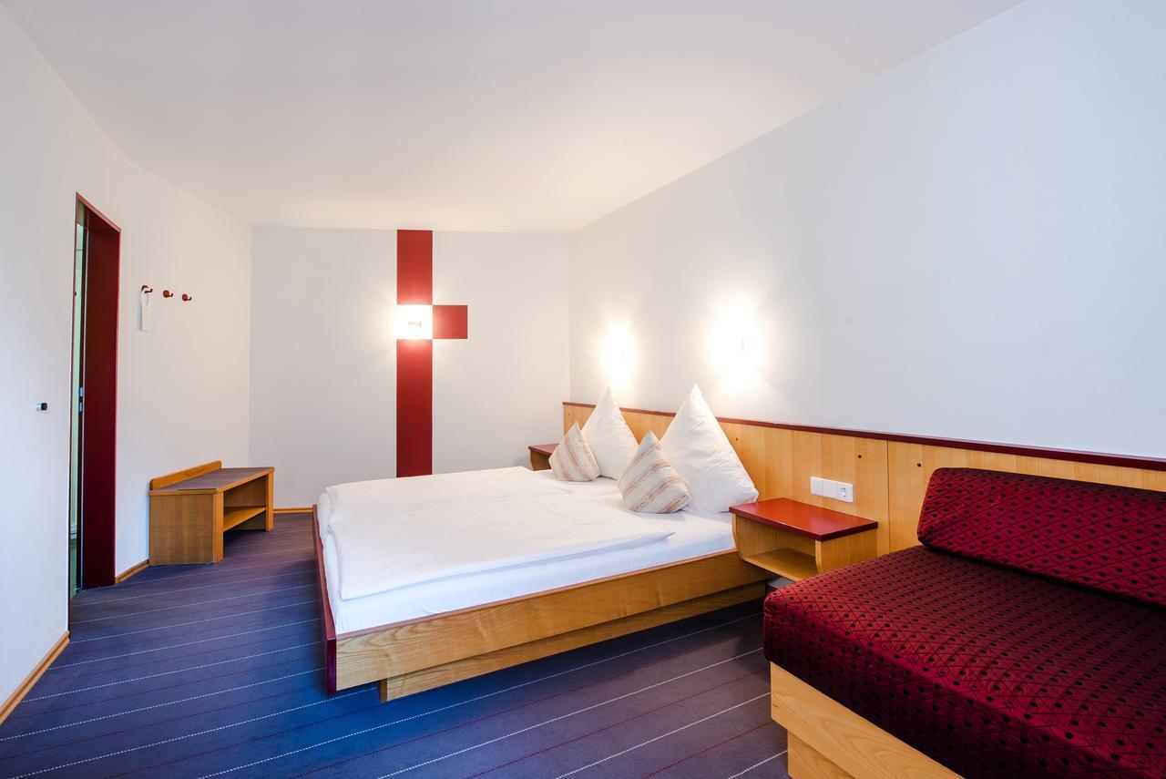 Hotel Gasthof Zum Roessle Альтенштадт Экстерьер фото