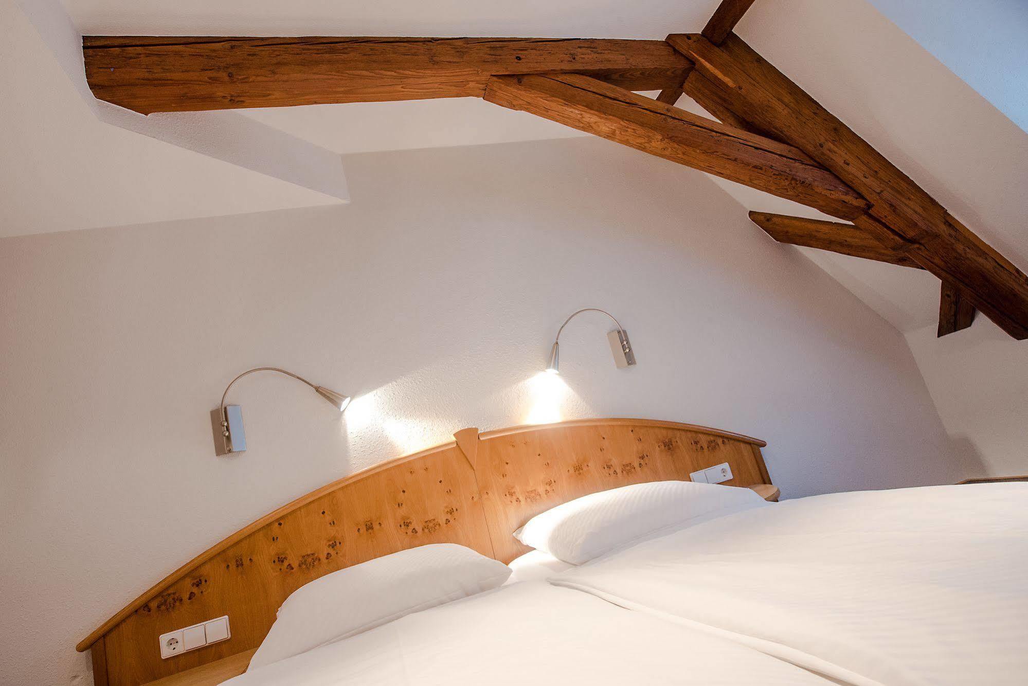 Hotel Gasthof Zum Roessle Альтенштадт Экстерьер фото
