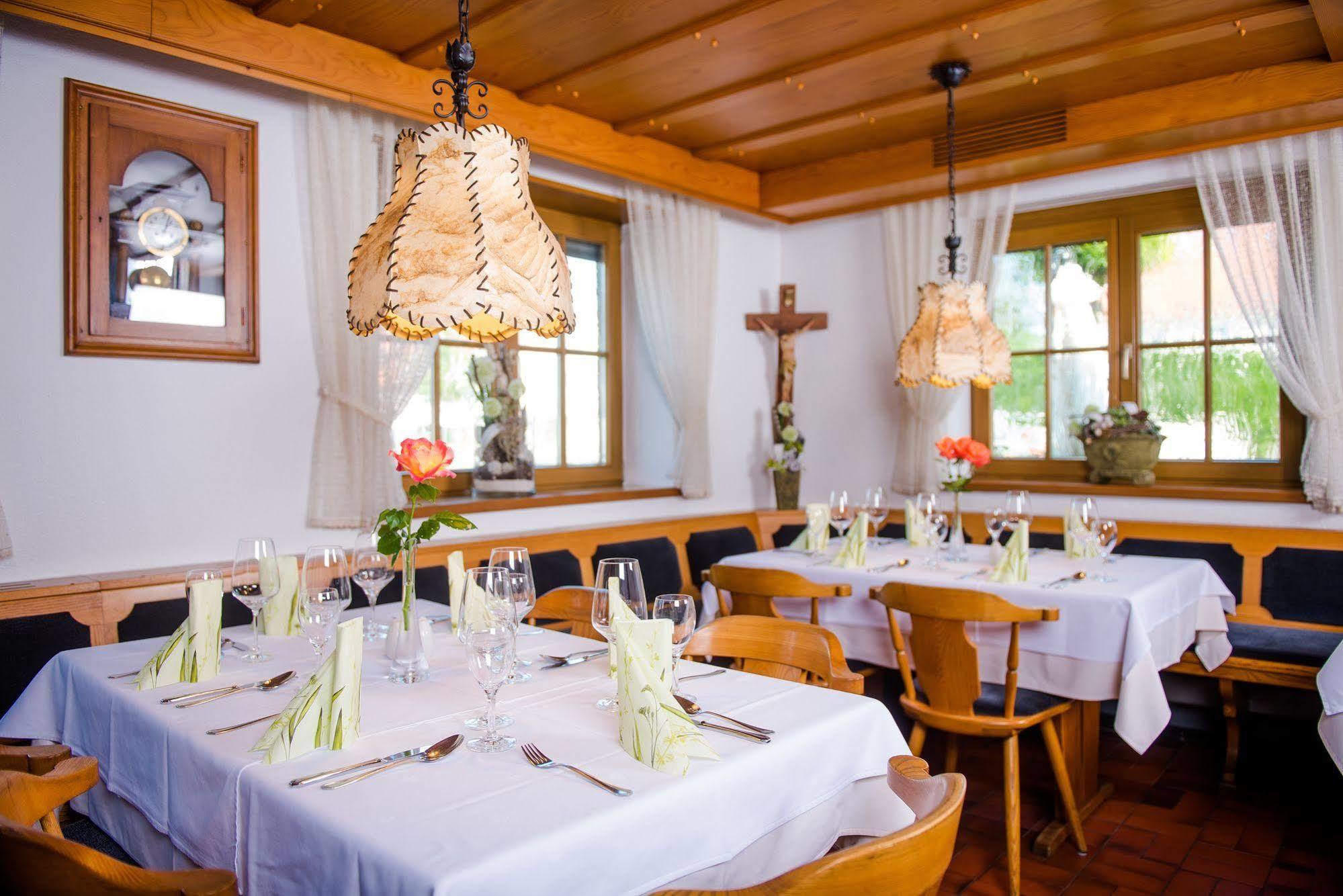 Hotel Gasthof Zum Roessle Альтенштадт Экстерьер фото